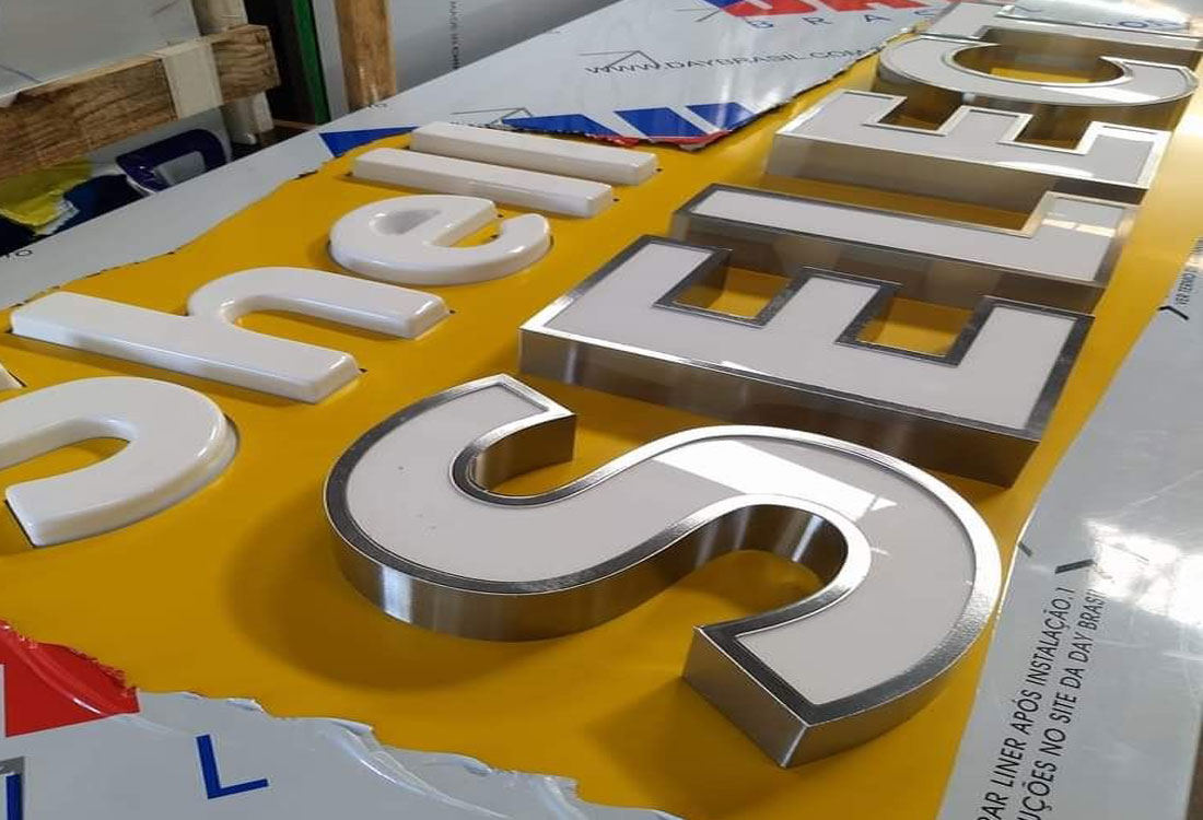 GIGANTOGRAFIAS EN LIMA    